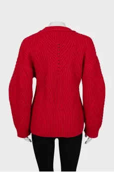 Fitted sweater with tag