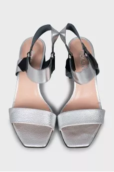 Leather sandals with contrasting heels