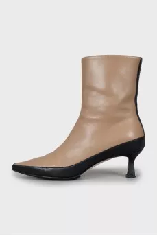 Leather ankle boots with accent sole