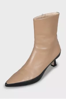 Leather ankle boots with accent sole