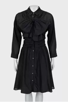 Fitted dress with bow