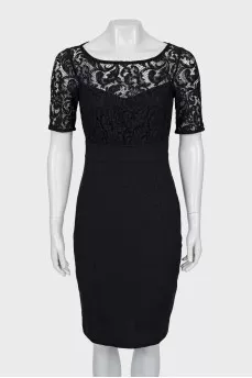 Fitted dress with raised seams