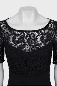 Fitted dress with raised seams