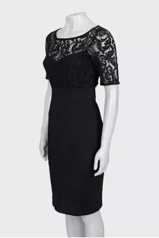 Fitted dress with raised seams