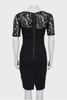 Fitted dress with raised seams