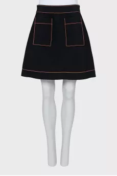 Fitted skirt with contrast seams