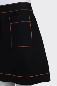 Fitted skirt with contrast seams