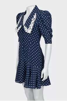 Fitted dress with lace collar