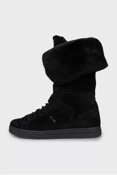 Black insulated suede boots