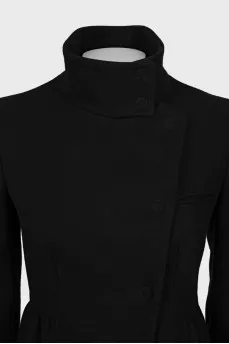 Fitted coat with buttons