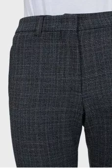 Straight trousers in a checkered print