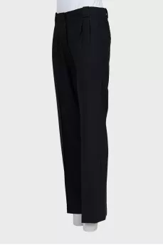 Straight-leg trousers with creases