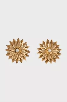Flower shaped clips