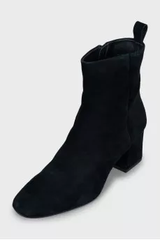 Suede ankle boots with medium heels