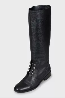 Low heel leather boots