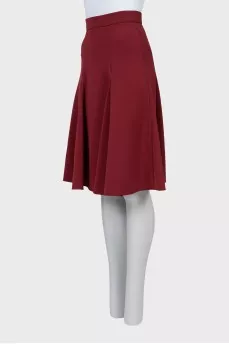 Loose red skirt
