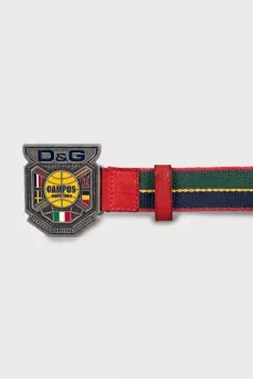 Textile belt with massive buckle