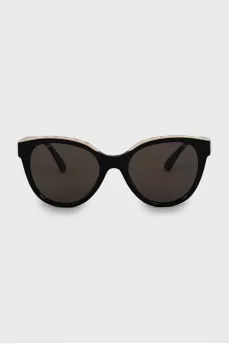 Sunglasses with logo on the frame