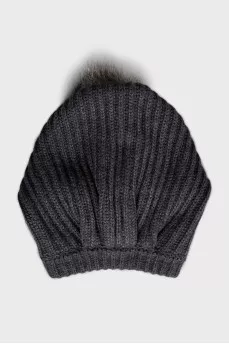 Men's knitted hat with pompom