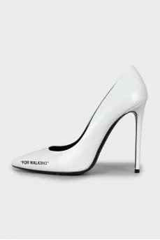 Leather printed pumps