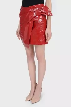 Lacquer skirt with bow