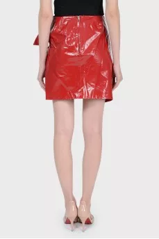Lacquer skirt with bow