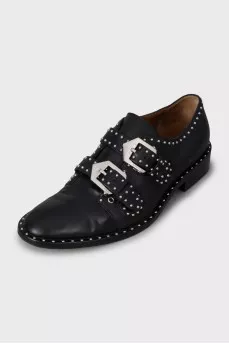 Leather shoes with metal rhinestones