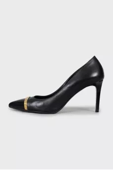 Leather shoes with gold decor