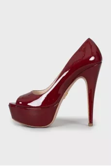 Patent leather high heel shoes