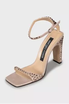 Shiny suede sandals