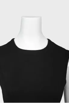 Sleeveless black dress