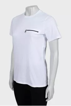 White T-shirt decorated with lightning
