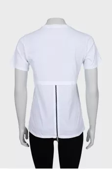 White T-shirt decorated with lightning