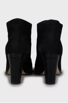 Suede ankle boots with shiny toe