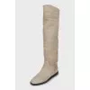 Insulated grey suede boots