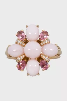 Flower shaped diamond ring
