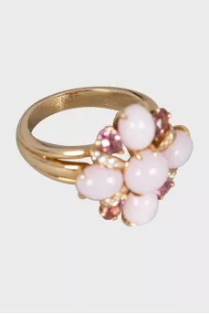 Flower shaped diamond ring
