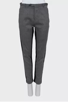 Slim fit trousers with a small print