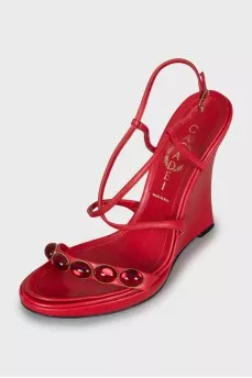 Wedge sandals decorated with stones