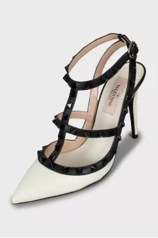Rockstud sandals with tag