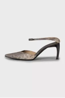 Pointed toe leather shoes