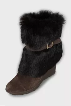 Insulated boots with high wedge heels
