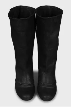 Suede ankle boots with raised seams