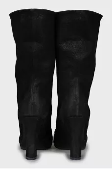 Suede ankle boots with raised seams