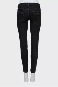 Черные джинсы skinny fit на низкой посадке