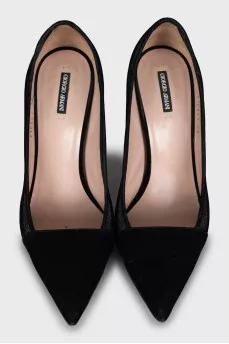 Velour shoes with mesh inserts