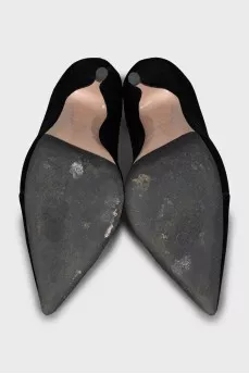 Velour shoes with mesh inserts