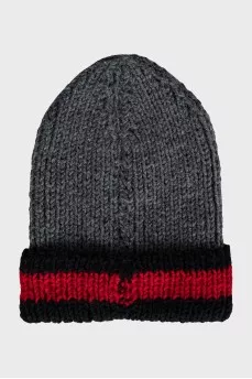 Knitted hat in a combination of colors