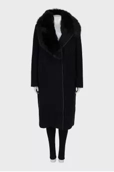 Wool coat with fur on the lapels