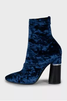 Velour ankle boots with tag